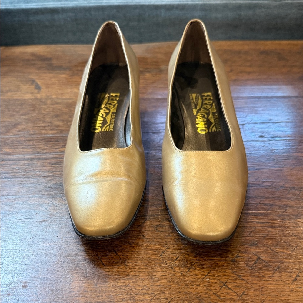 Salvatore Ferragamo Women's Gold Flats